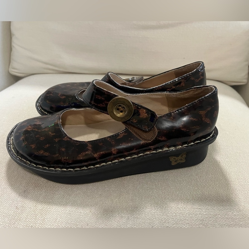 Alegria Paloma Garnet Leopard Cheetah Print Mary Jane Leather Clogs Sz 38 8 8.5